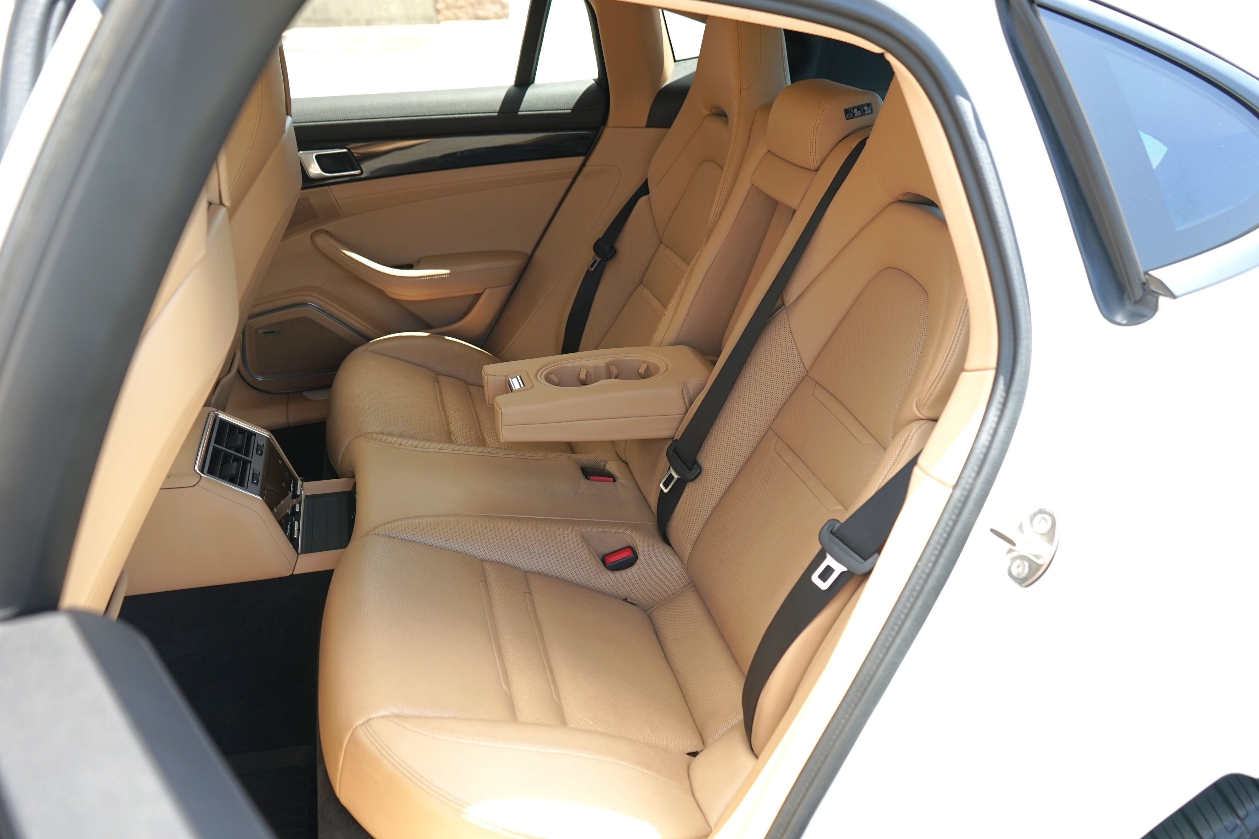 Used 2021 Porsche Panamera 4 AWD/4WD image 35