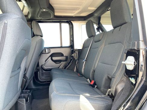 Used 2025 Jeep Wrangler Sport S image 24