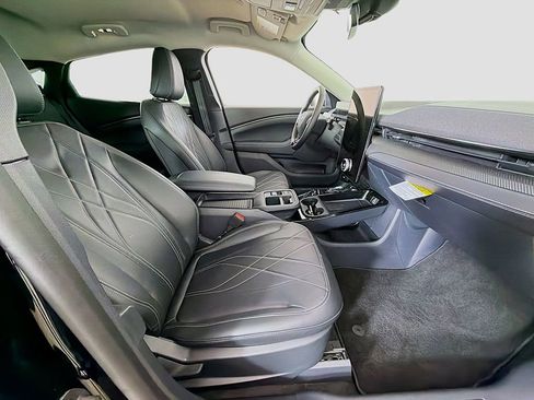 Used 2025 Ford Mustang Mach-E Select w/ Comfort Package Lite image 21