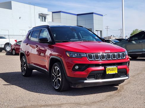 Used 2024 Jeep Compass Limited AWD/4WD image 4