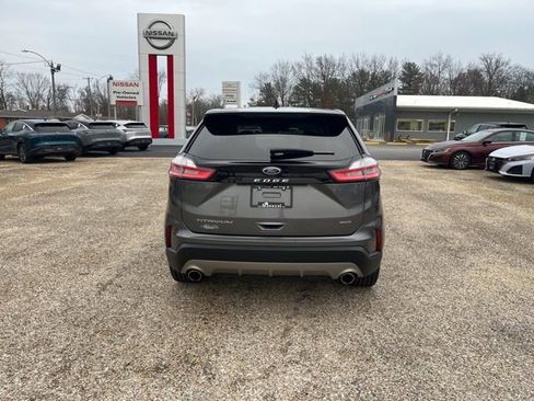 Used 2023 Ford Edge Titanium image 4