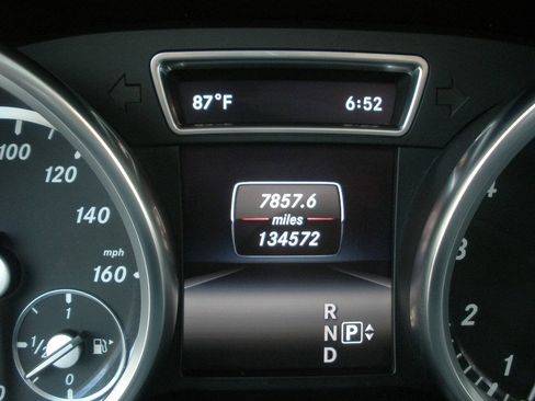 Used 2015 Mercedes-Benz ML 350 4MATIC image 38