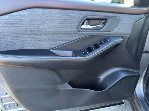 Certified 2023 Nissan Rogue SV image 13