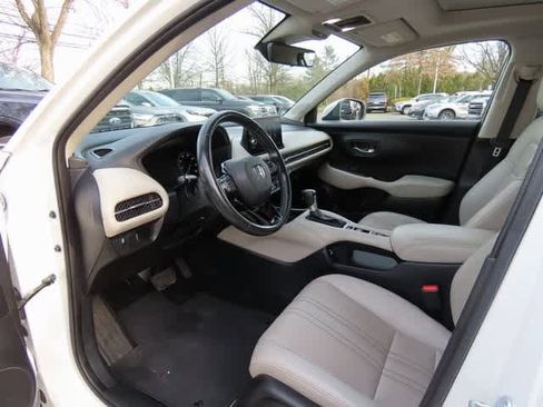 Used 2023 Honda HR-V EX-L image 2
