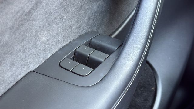 Used 2024 Tesla Model Y Long Range RWD image 13