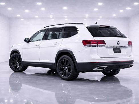 Used 2022 Volkswagen Atlas SE w/ Black Wheel Package image 3