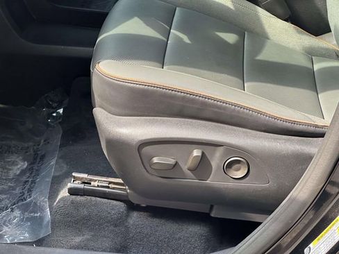 Used 2024 GMC Acadia AT4 w/ Luxury Package image 15