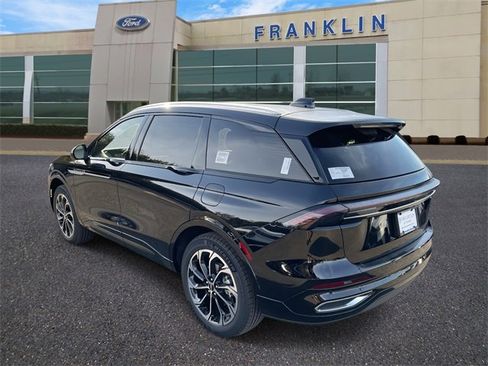 New 2026 Lincoln Nautilus Reserve image 5