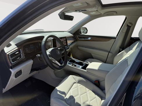 New 2026 Volkswagen Atlas SE image 9