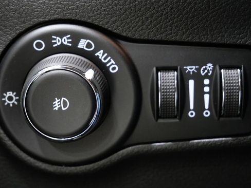 New 2026 Jeep Compass Limited image 14