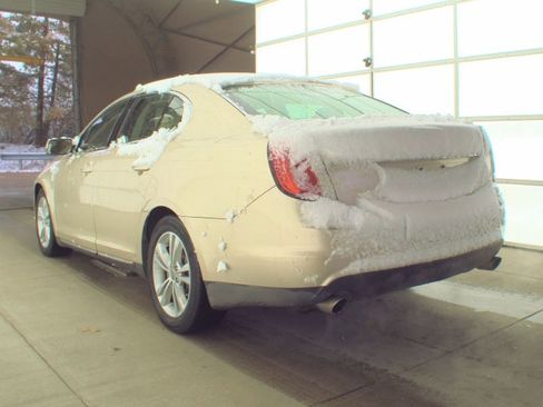 Used 2010 Lincoln MKS image 3