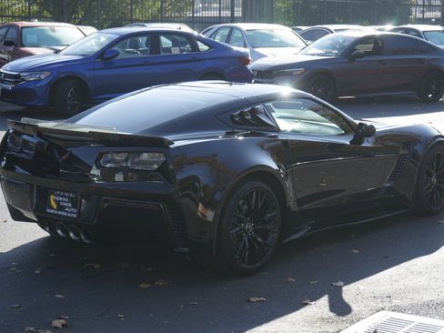 Used 2015 Chevrolet Corvette Z06 w/ 3LZ Preferred Equipment Group image 7