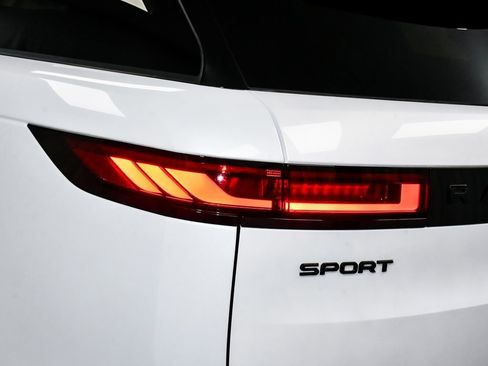 Used 2024 Land Rover Range Rover Sport SE image 84