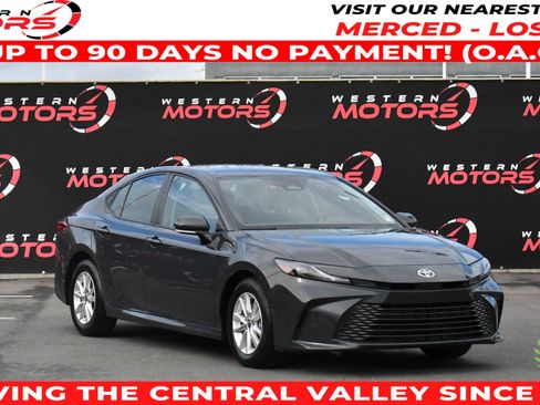 Used 2025 Toyota Camry LE image 1