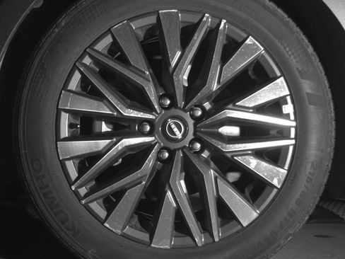 Used 2025 Nissan Altima 2.5 SV image 12