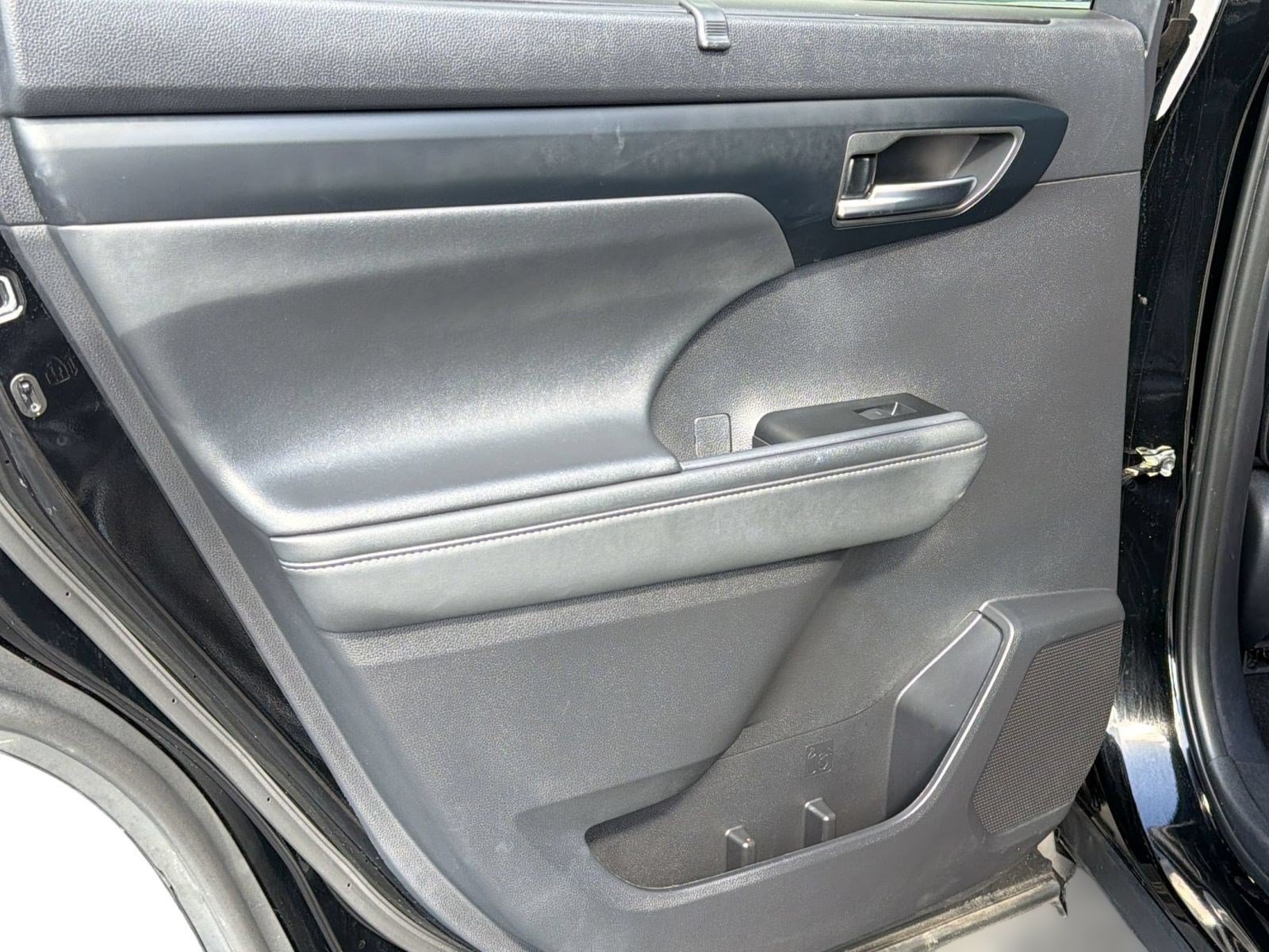Used 2026 Toyota Highlander XLE AWD/4WD image 30