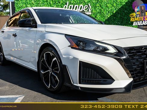 Used 2023 Nissan Altima 2.5 SR w/ SR Premium Package image 4