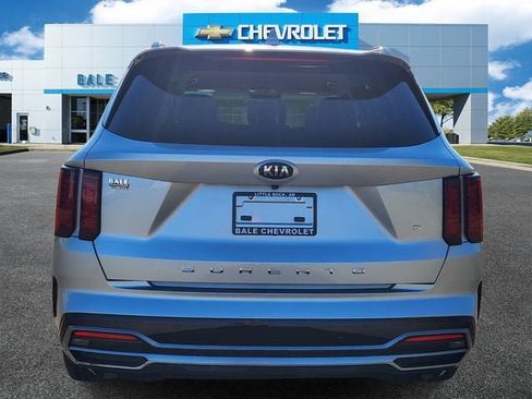 Used 2021 Kia Sorento S image 4