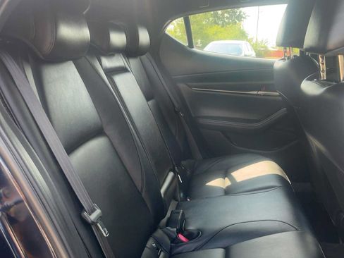 Used 2020 MAZDA MAZDA3 Hatchback FWD image 32