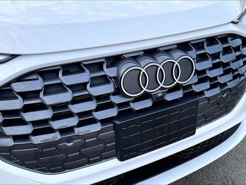 Used 2025 Audi Q5 Premium w/ Convenience Package image 33