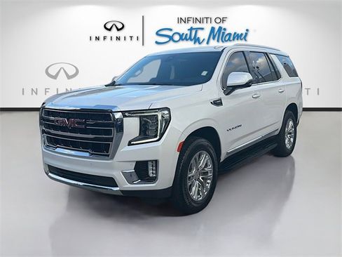 Used 2022 GMC Yukon SLT w/ SLT Luxury Package image 3