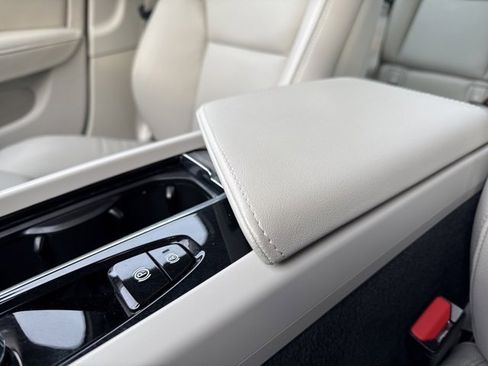 Used 2024 Volvo S60 B5 Ultimate w/ Climate Package image 18