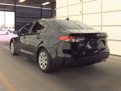 Used 2021 Toyota Corolla LE image 19