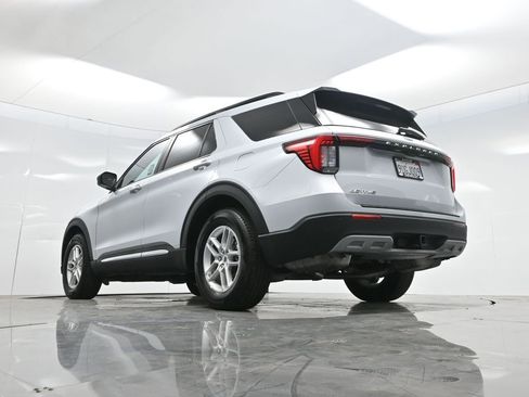Used 2025 Ford Explorer Active w/ Active Comfort Package RWD image 68