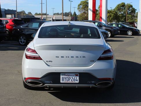Used 2022 Genesis G70 3.3T image 8