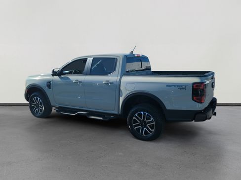 Used 2025 Ford Ranger Lariat w/ Trailer Tow Package image 3