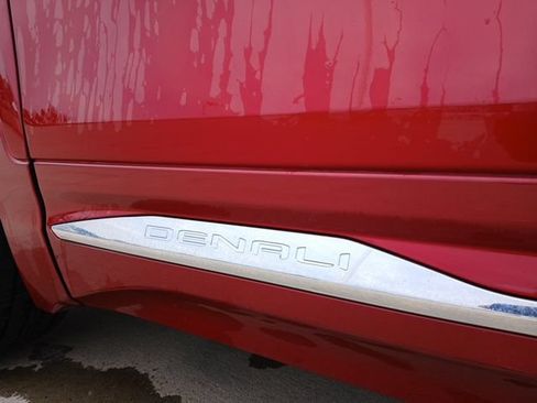 Used 2024 GMC Terrain Denali w/ Denali Premium Package AWD/4WD image 10