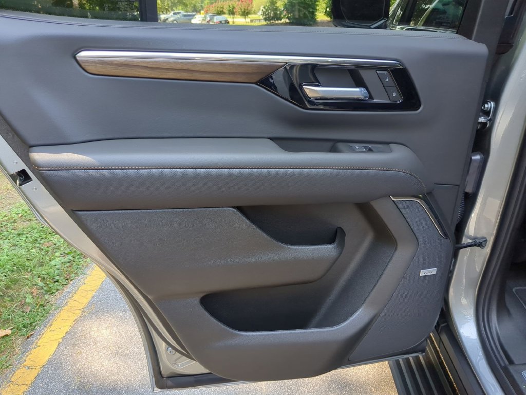 New 2026 Chevrolet Tahoe High Country AWD/4WD image 32