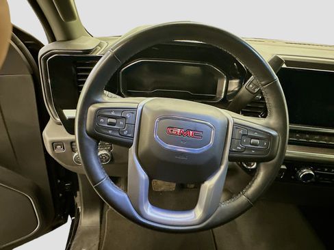 Used 2025 GMC Sierra 1500 SLT image 18