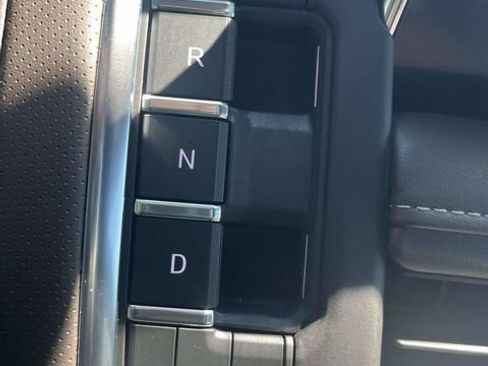 Used 2022 GMC Yukon XL SLT w/ SLT Premium Package RWD image 32
