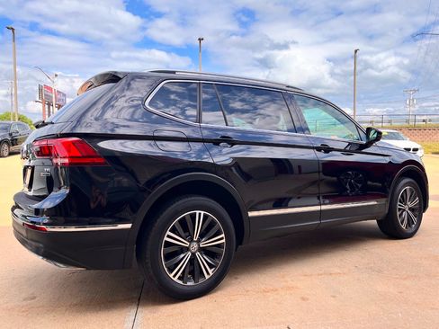Used 2018 Volkswagen Tiguan SEL AWD/4WD image 5
