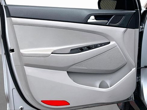 Used 2020 Hyundai Tucson Value FWD image 17