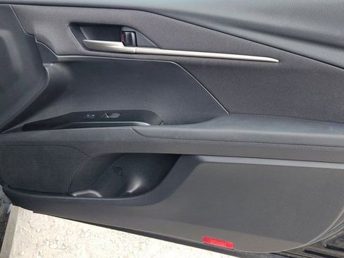 Used 2025 Toyota Camry LE image 33