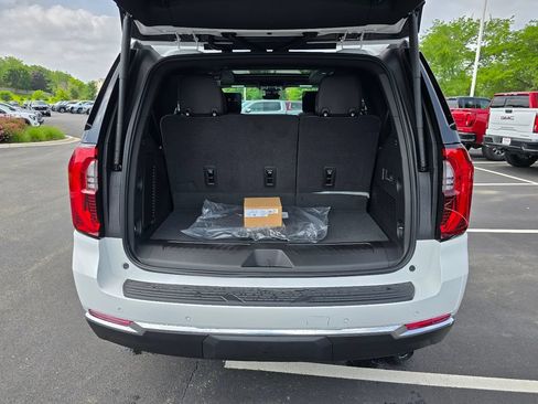 New 2026 GMC Yukon Elevation w/ Elevation Premium Package AWD/4WD image 28