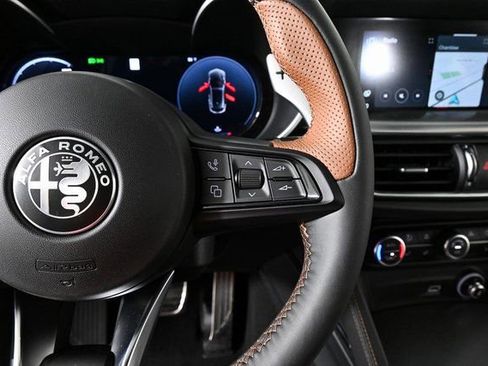 New 2025 Alfa Romeo Stelvio Sprint image 12