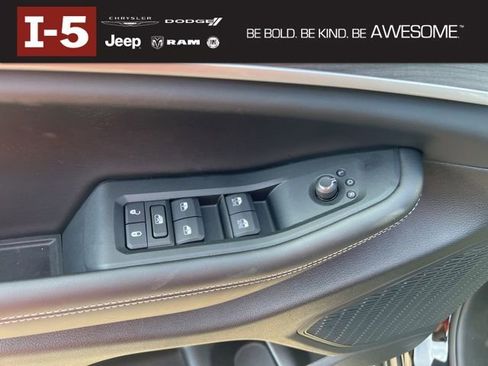 New 2025 Jeep Grand Cherokee L Limited w/ Luxury Tech Group II image 18