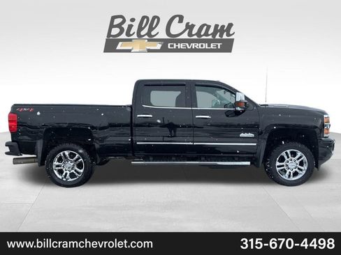 Used 2018 Chevrolet Silverado 2500 High Country image 2