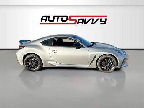 Used 2024 Toyota GR86 Premium RWD image 8