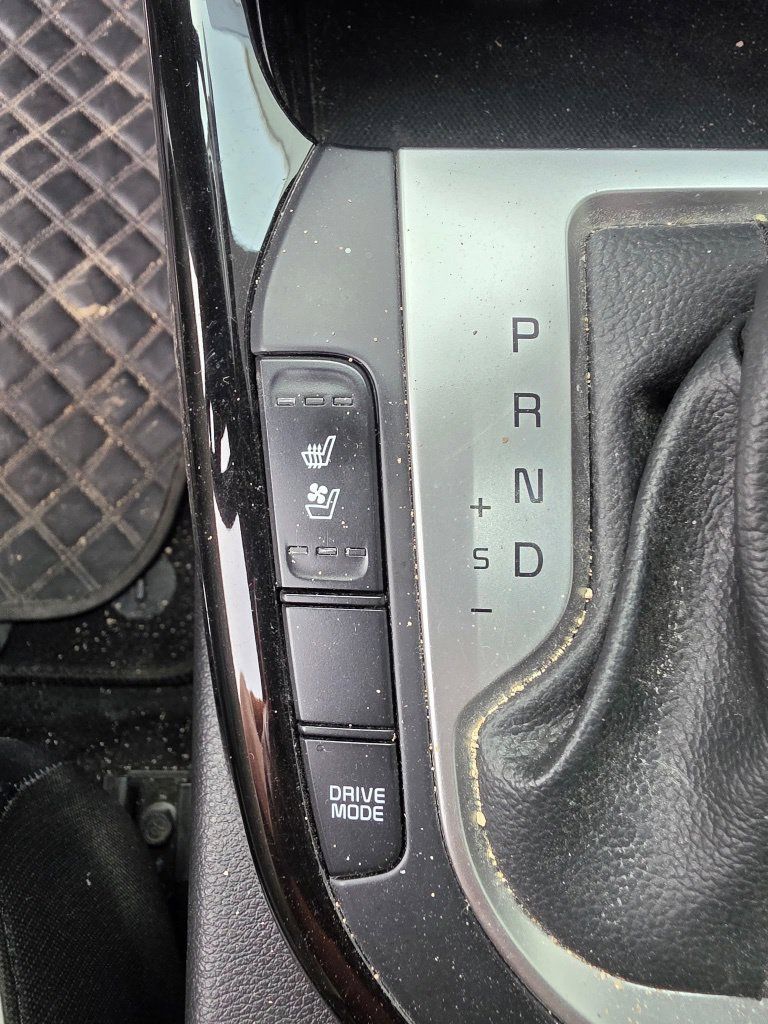 Used 2022 Kia Forte GT-Line w/ GT-Line Premium Package FWD image 11