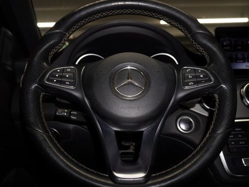 Used 2018 Mercedes-Benz GLA 250 image 24