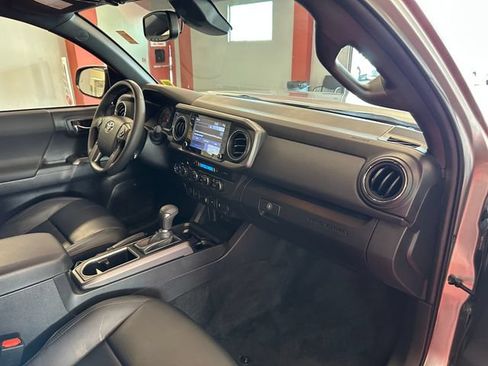 Used 2023 Toyota Tacoma TRD Off-Road w/ TRD Premium Off Road Package AWD/4WD image 16