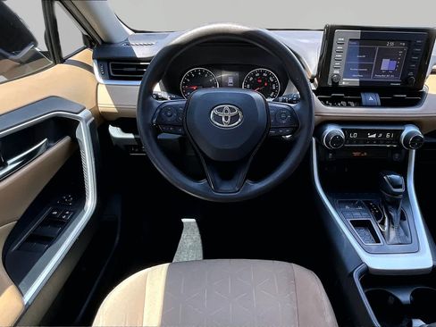 Used 2021 Toyota RAV4 XLE FWD image 6