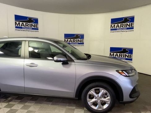 Used 2023 Honda HR-V LX image 3