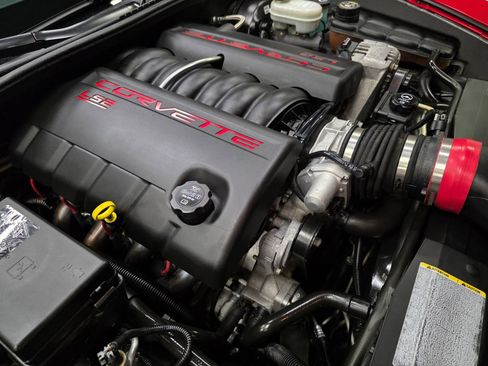 Used 2006 Chevrolet Corvette Coupe w/ Preferred Equipment Group RWD image 4