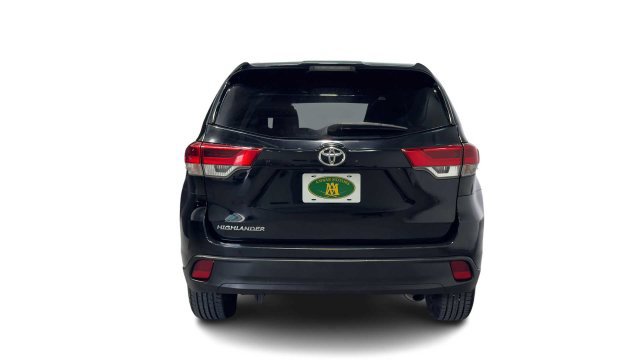Used 2019 Toyota Highlander LE FWD image 3