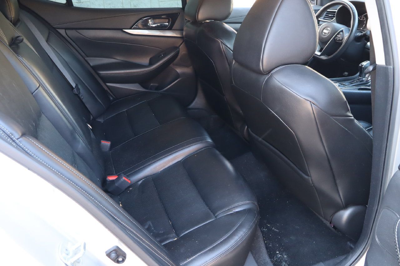 Used 2022 Nissan Maxima SV w/ Floor Mat Group FWD image 17